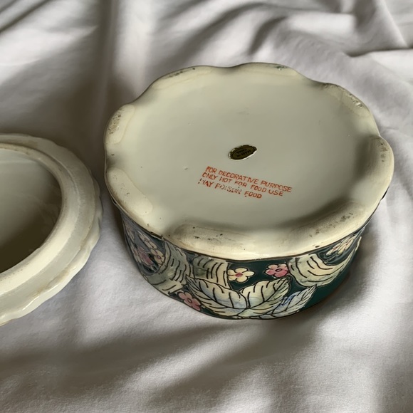 Vintage Floral Chinoiserie Trinket Box - Picture 6 of 15